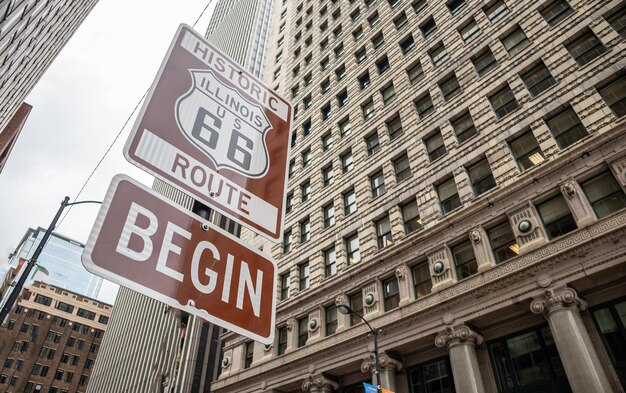 Route 66 Illinois Begin road sign el histórico roadtrip en EE.UU.