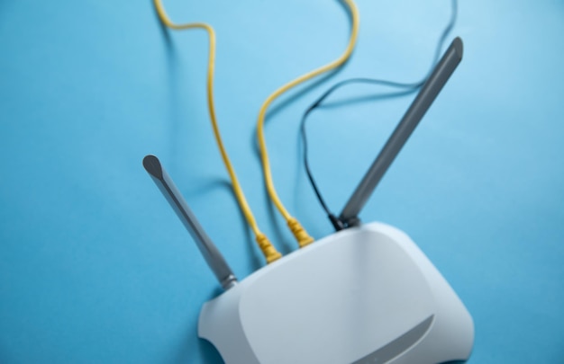 Router Wi-Fi en el fondo azul