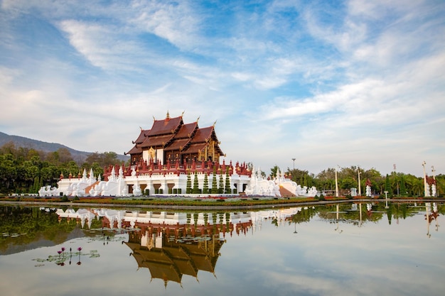 Royal Pavilion Ho Kham Luang in der Royal Park Flora Expotraditionelle thailändische Architektur im Lanna-Stil Provinz Chiang Mai Thailand