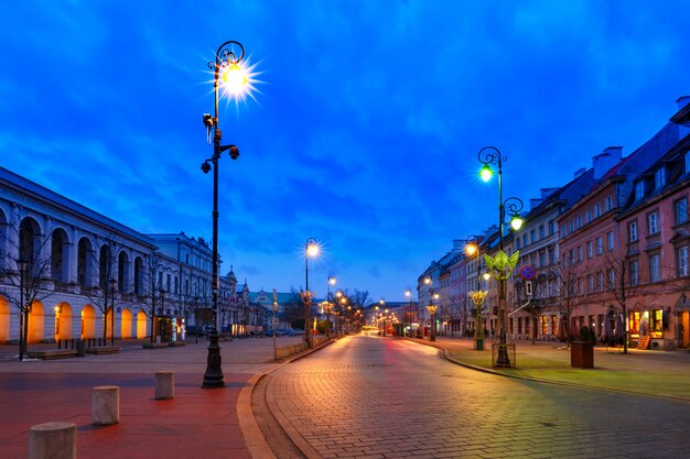 Rua bonita na cidade velha de varsóvia, polônia