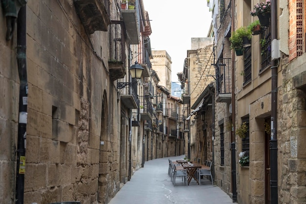 Rua da Guarda com esplanada