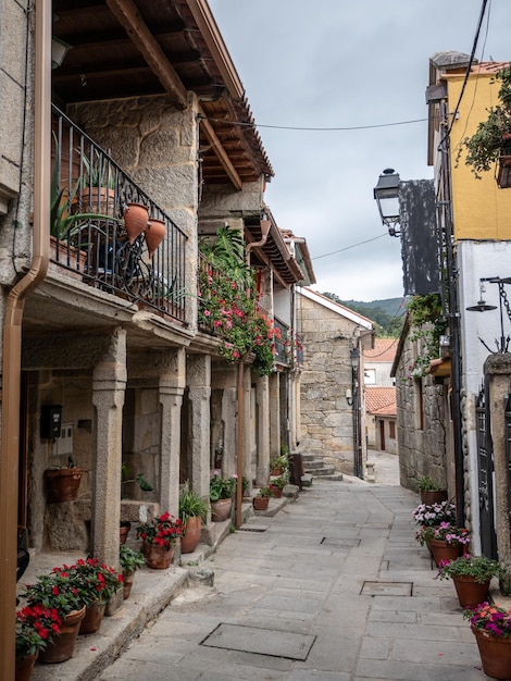 Rua de pedra estreita em Combarro