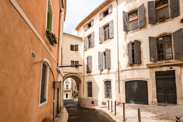 Rua estreita na França