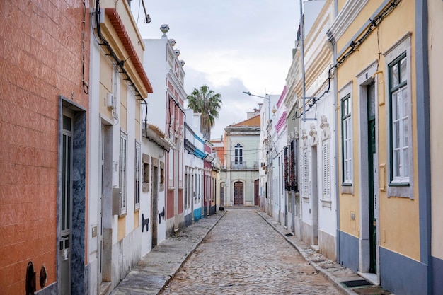 Rua típica da cidade de Faro