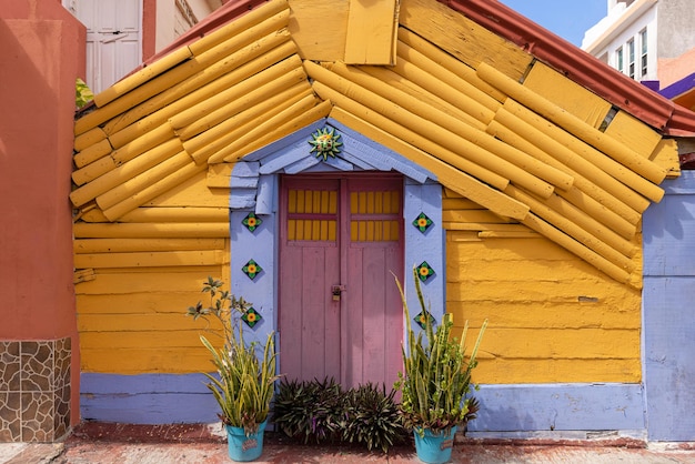 Ruas coloridas da ilha isla mujeres no méxico cancun