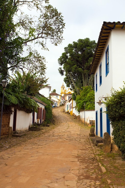 Foto ruas da cidade histórica tiradentes brasil