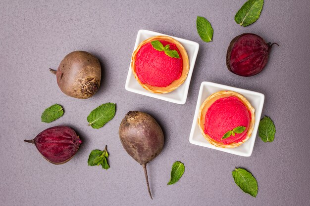 Rübeneis, Sorbet, Eis. Gesunder Erfrischungsnachtisch des Sommers