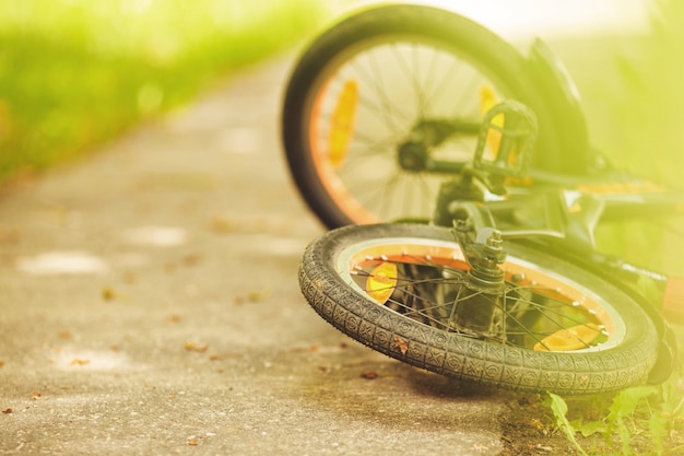 Foto rueda de una bicicleta para niños