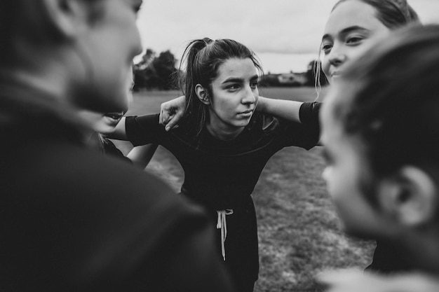 Rugbyspieler versammeln sich vor einem Spiel