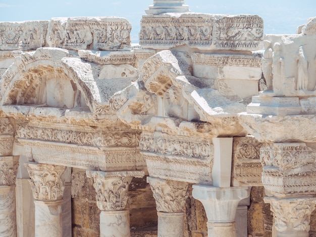 Ruina de la ciudad de Hierápolis en Turquía en Pamukkale