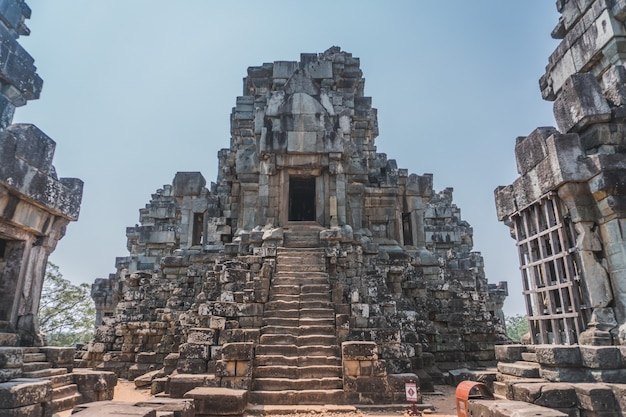 Ruínas antigas de angkor wat