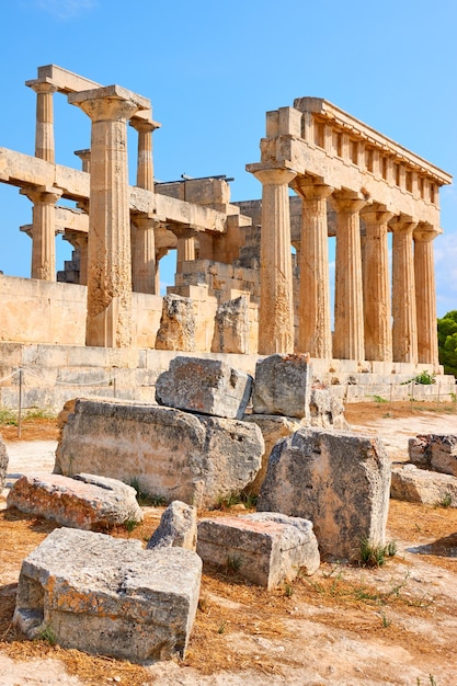 Ruínas antigas do templo de Afaia na Ilha Egina na Grécia, Ilhas Sarônicas