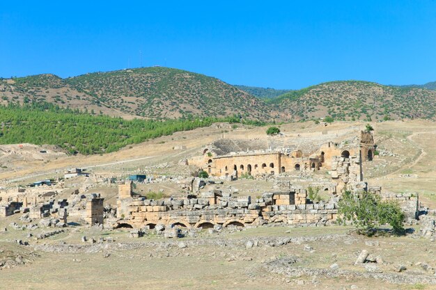 Ruínas antigas em Hierapolis Pamukkale Turquia
