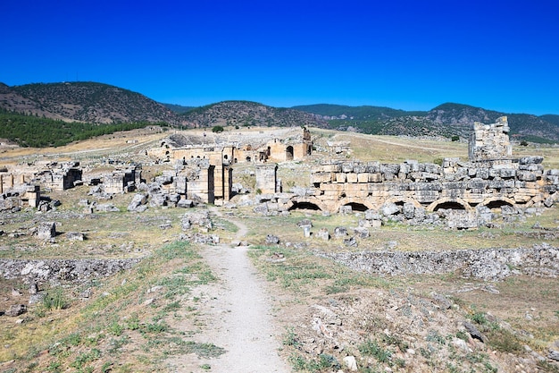 Ruinas de la antigua ciudad de Hierápolis North Roman Gate Pamukkale Denizli Turquía