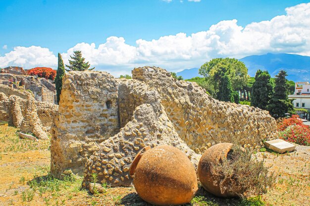 Ruinas de la antigua ciudad italiana de Pompeya y el Monte Vesubio