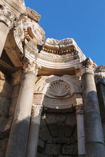 Ruinas de una antigua ciudad romana fundada en el siglo VII a. C. Ágora Shopping area