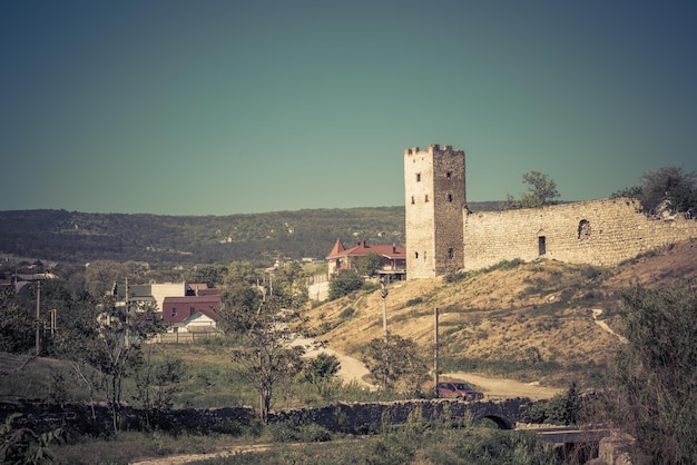 Ruinas de la antigua fortaleza genovesa en Crimea