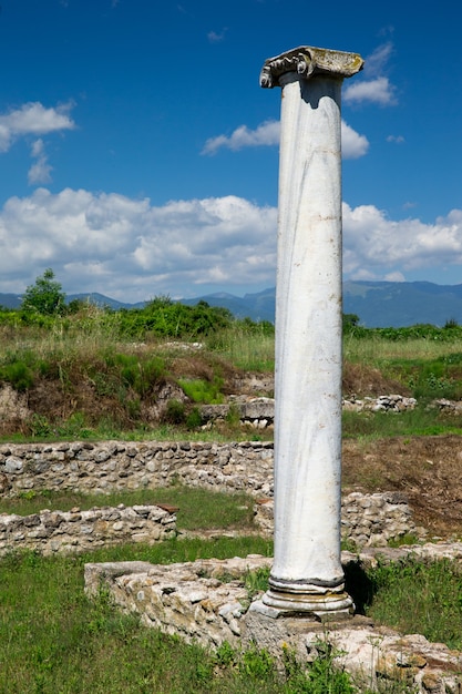 Ruinas antiguas en Dion, Grecia.