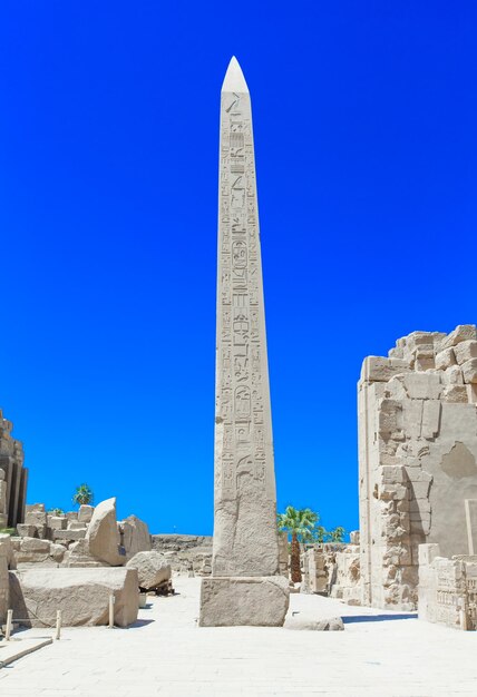 Ruinas antiguas del templo de Karnak en Egipto