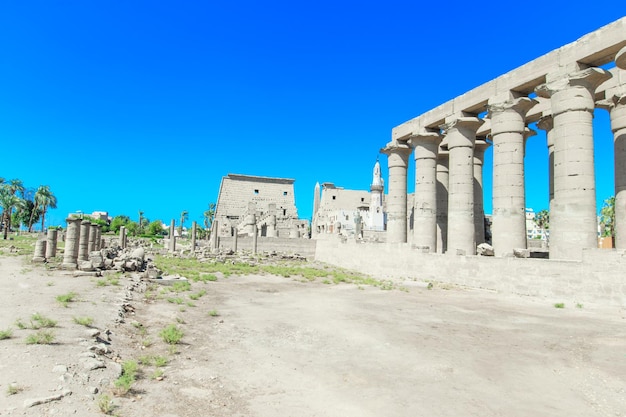 Ruinas antiguas del templo de Karnak en Egipto