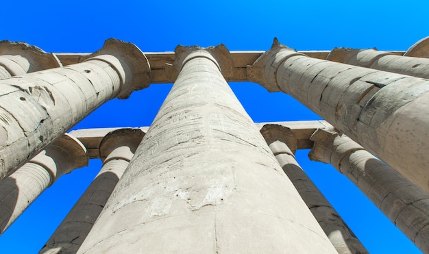 Ruinas antiguas del templo de Karnak en Egipto