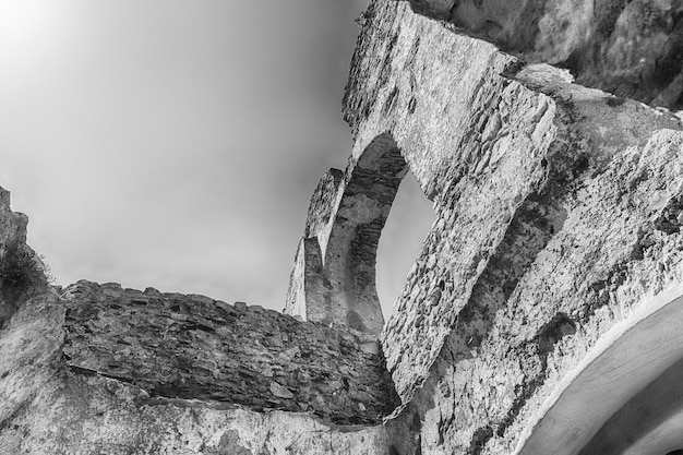 Ruinas de un antiguo castillo en el sur de Italia