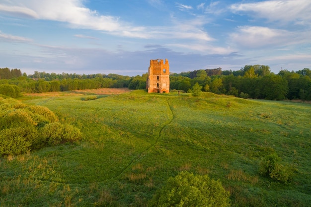 Foto ruinas del antiguo castillo