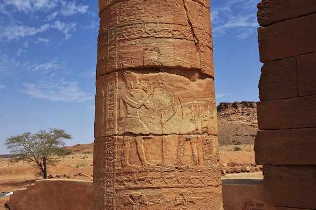 Las ruinas de un antiguo templo egipcio en el desierto de Sudán, Nubia