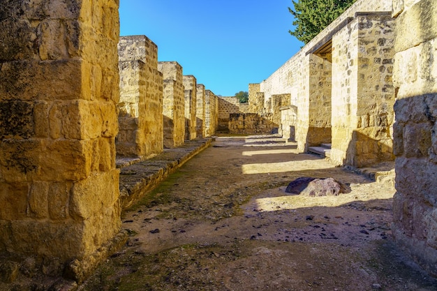 Ruínas arqueológicas da antiga cidade árabe de Medina Azahara, Córdoba.