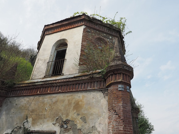 Ruinas de la capilla gótica de Chivasso, Italia