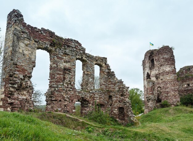 Ruinas del castillo de Buchach Ucrania