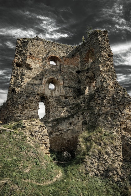 Ruinas del castillo Zborov Eslovaquia