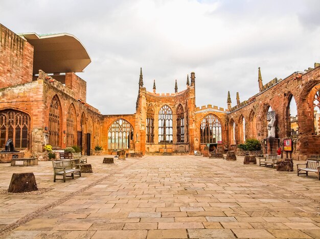 Ruinas de la catedral de HDR Coventry