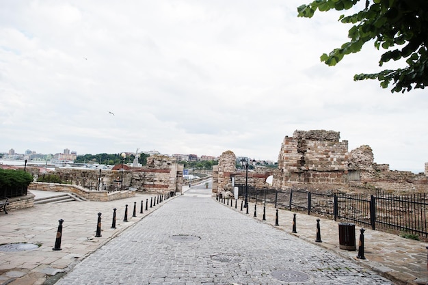 Ruinas de la ciudad vieja antigua Nesebar Bulgaria