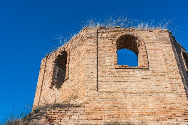 Ruínas da antiga igreja albanesa de Kilwar, na vila de Gilavar, construída no século 17