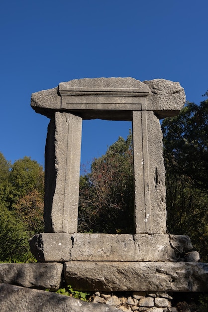 Ruínas de um antigo templo grego