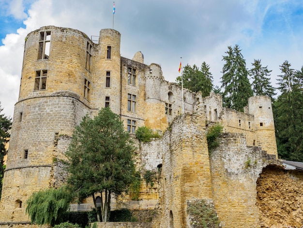 Ruínas do castelo de Beaufort em Luxemburgo