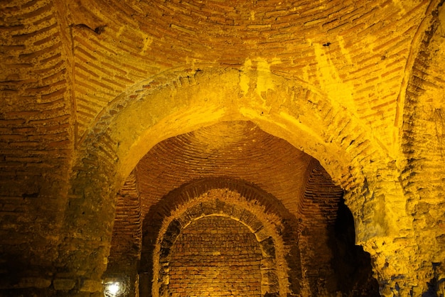 Ruínas do palácio no distrito de Sultanahmet Istambul Turkiye