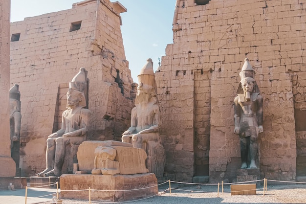 Ruínas do templo egípcio de karnak o maior museu ao ar livre em luxor