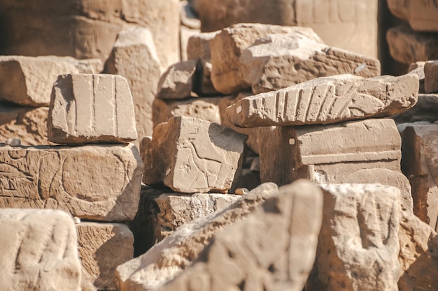 Ruínas do templo egípcio de Karnak o maior museu ao ar livre em Luxor