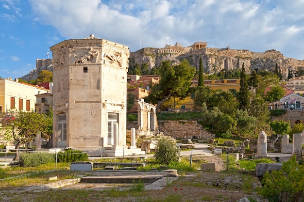 Las ruinas del foro romano y la Torre de los Vientos en Atenas