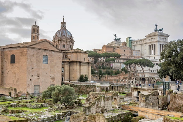 Ruinas del foro de Traian en Roma