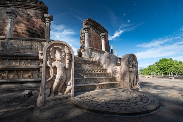 Ruinas de la histórica Vatadage de Polonnaruwa en Polonnaruwa, Sri Lanka