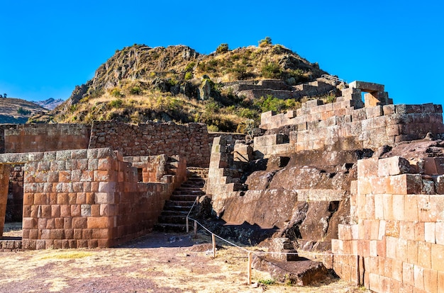 Ruínas incas em pisac no peru