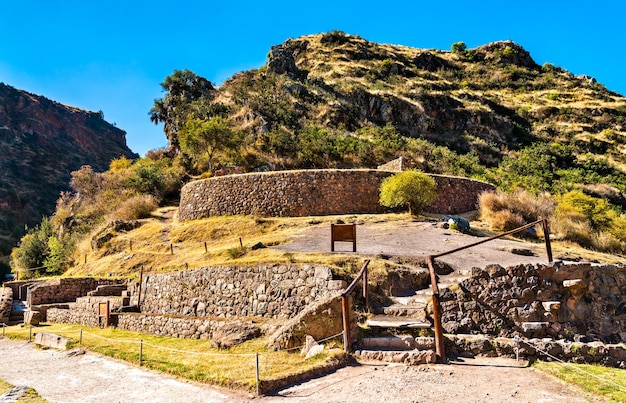 Ruínas incas em Pisac no Peru