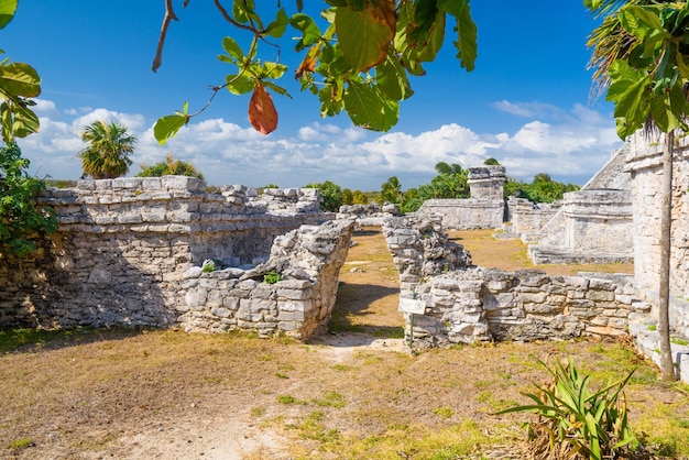 Las ruinas mayas del castillo en Tulum Riviera Maya Yucatán Mar Caribe México
