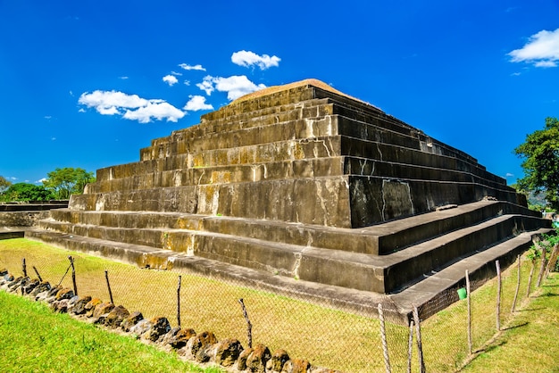 Ruinas mayas de el tazumal cerca de santa ana en el salvador centroamérica