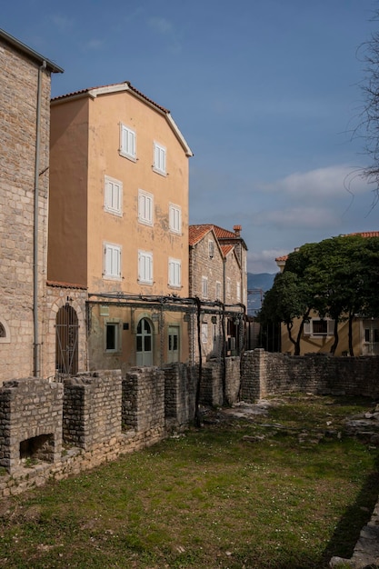 Ruínas na cidade velha de Budva Montenegro