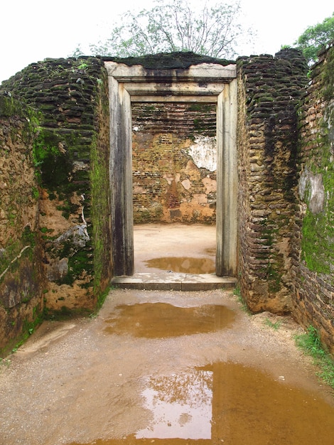 Ruínas no parque Polonnaruwa, Sri Lanka