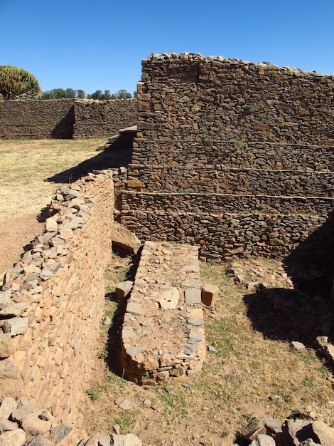 Ruinas del palacio en la ciudad de Axum, Etiopía